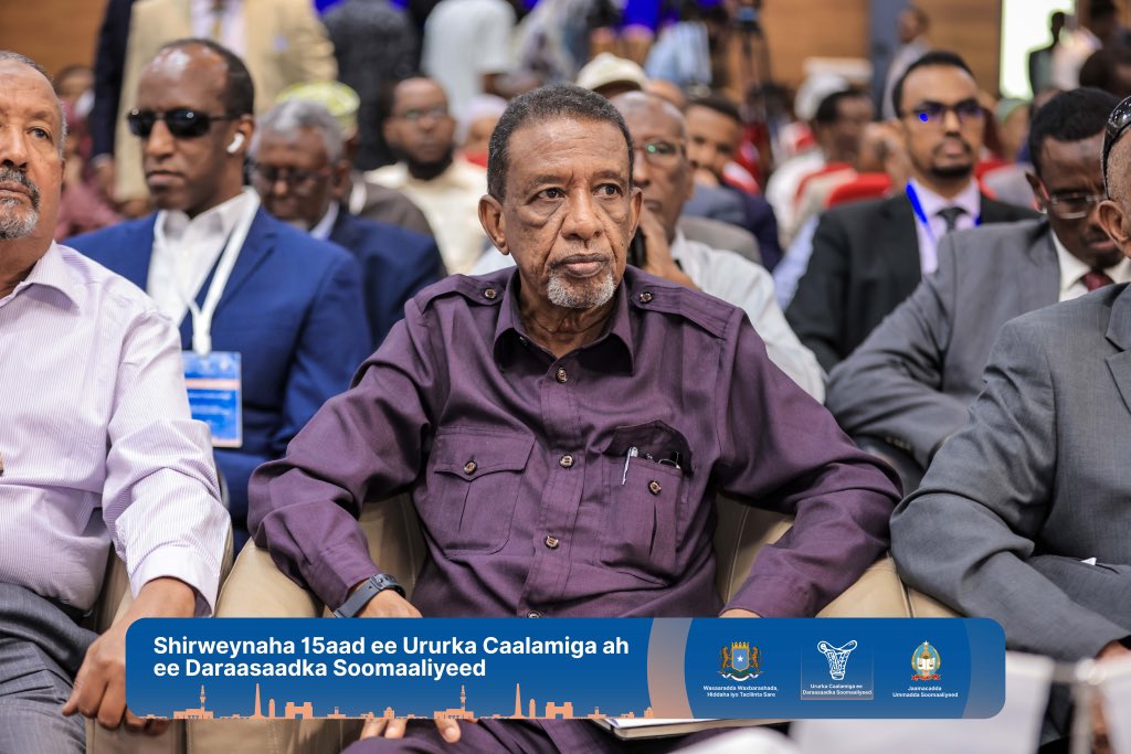 15thSSIA's tweet photo. Maalintii 4-aad ee Shirweynaha Daraasaadka Caalamiga ah ee Soomaaliyeed ayaa si habsami leh u socota. Dr. Bashiir Cabdullaahi Maxamuud ayaa soo jeediyay khudbad ku saabsan: Khibradda Daraasaadka Af-Soomaaliga iyo Suugaanta. #SSIA2024 https://t.co/wk80BVVEVz