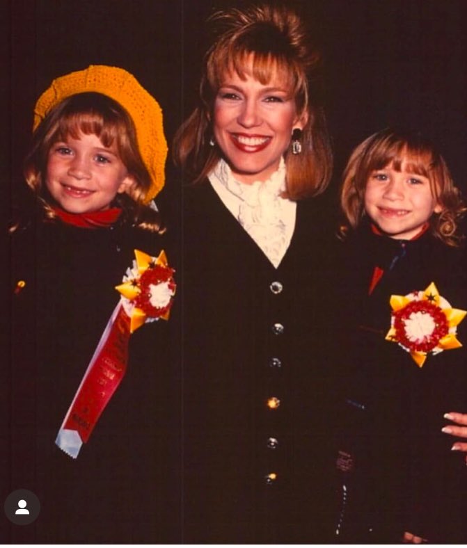Too sweet! From the 1993 Hollywood Christmas parade! Seems like  more innocent time! Mary Kate &amp; Ashley Olsen were adorable!