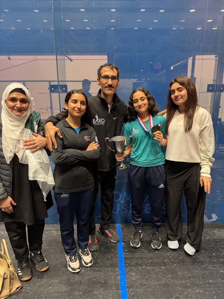 SyedSpeaks_96's tweet photo. Mahnoor Ali a trailblazing squash player from KPK made history by securing a gold medal in the U13 category of the US Junior Open 2024. This remarkable achievement marks a significant milestone in Mahnoor's illustrious squash career.
#USJunior #MahnoorAli https://t.co/3iZ4mAJk6v