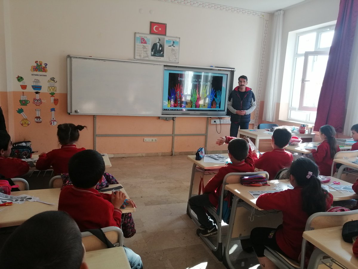 İnsan hakları ve demokrasi haftası tüm öğrencilerimize tanıtıldı. Etkinlik yapıldı. <a href="/dkaymakamlik/">Doğanşar Kaymakamlığı</a> <a href="/DogansarM/">DOĞANŞAR İLÇE MİLLİ EĞİTİM MÜDÜRLÜĞÜ</a> <a href="/necatiyener_/">Necati YENER</a> <a href="/sivasmem/">Sivas Millî Eğitim Müdürlüğü</a> <a href="/osmanar76188751/">Osman ÇAĞIR</a>