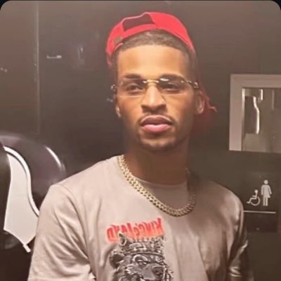 king_Royal2k_'s tweet photo. #NewProfilePic https://t.co/RrGvVzvnAK