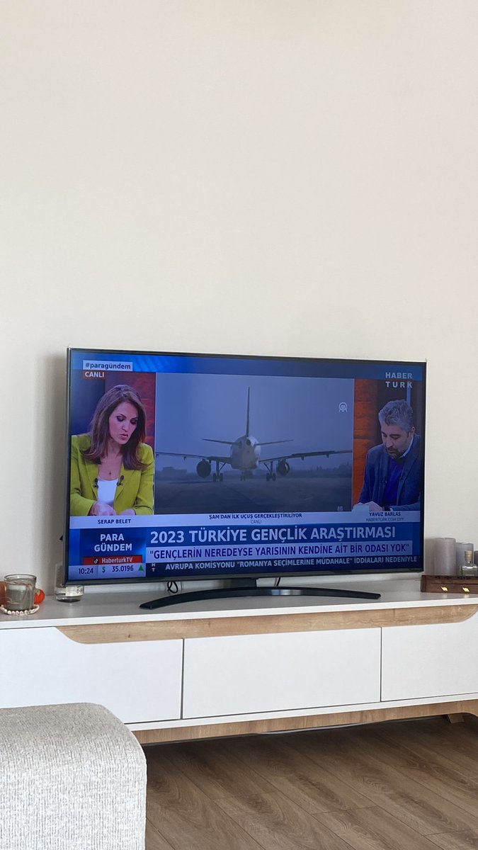 Ne yapacaksınız eğitimi ilkokul mezunu bizden daha şok maaş alıp bizden daha fazla değer görüyor. Ülke tersine döndü artık 😤😤

#paragündem
#habertürk 
#carsamba