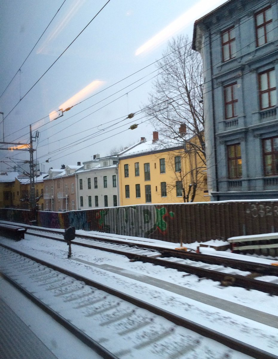 Boyddays's tweet image. #Goodmorning .. from a downtown train 🚅 #LocalArchitecture