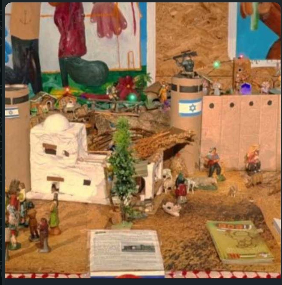 alqudsandalucia's tweet photo. Nuestro belén en #lapolivalente es una pequeña muestra de cómo sería hoy #Palestina en Navidad bajo la ocupación del régimen #Apartheidisrael
#StopGenocide
#stopsiege
#GazaUnderAttack
#tambienesnavidadenpalestina
#StopArmasConIsrael
#FreePalestine
https://t.co/QnwEqnfDbl https://t.co/Nmg6qsqV6F