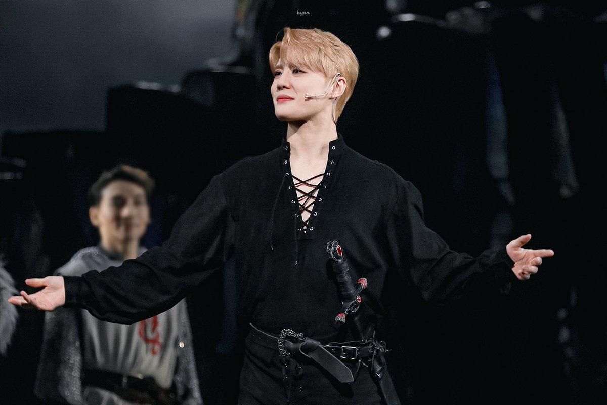 xia_mung's tweet photo. 한 나라의 왕이 느낌이 겁나 좋음 https://t.co/KLoPUS0clt