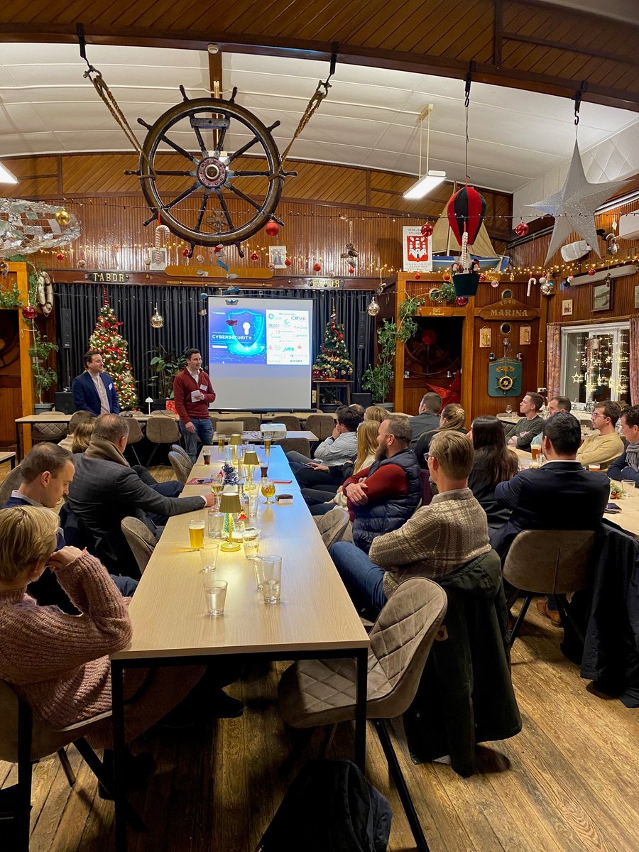 Op 17/12 brachten we professionals samen tijdens de #FORWARDAcademy ‘#Cybersecurity’! Samen bouwen we aan een toekomstbestendige logistieke sector!
 #EmbassyFreightServices #CEVALogistics #VanDoosselaereAdvocaten #CustomsSupport #BDOBelgium #VanBredaMarine #AntwerpPortTours
