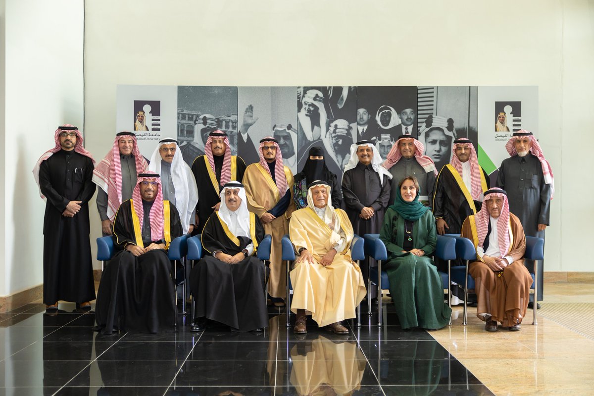 مجلس أمناء #جامعة_الفيصل يوافق على: 
 - الهيكلة الجديدة لكلية الهندسة وتحويلها الى كلية الهندسة والحوسبة المتقدمة.
- تحويل مساري "الدبلوماسية والعلاقات الدولية" و "الحوكمة والسياسات العامة" في كلية القانون والعلاقات الدولية إلى برنامجين يمنحان درجة البكالوريوس.