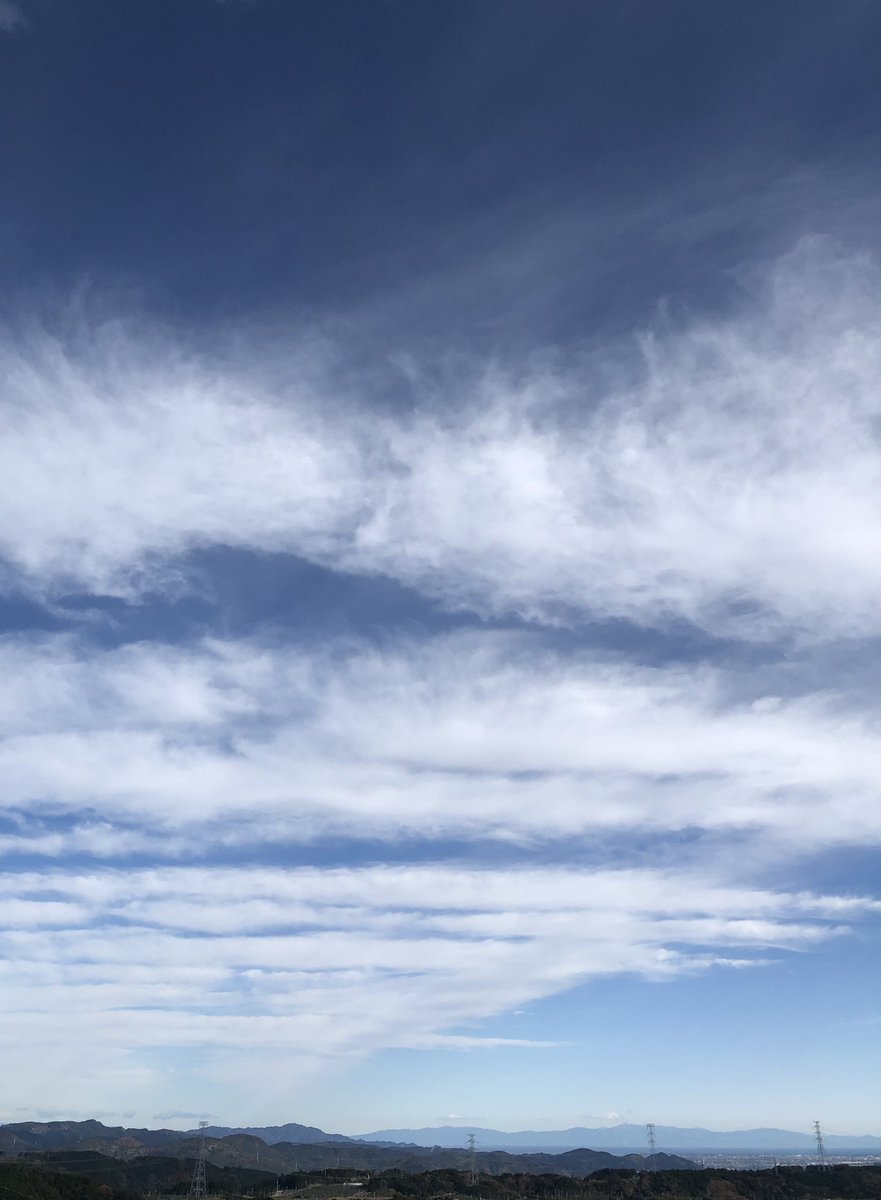 今空

キョウソラというのかな。
みるみるうちに、すがたを変えてゆきました。
#ケムトレイル