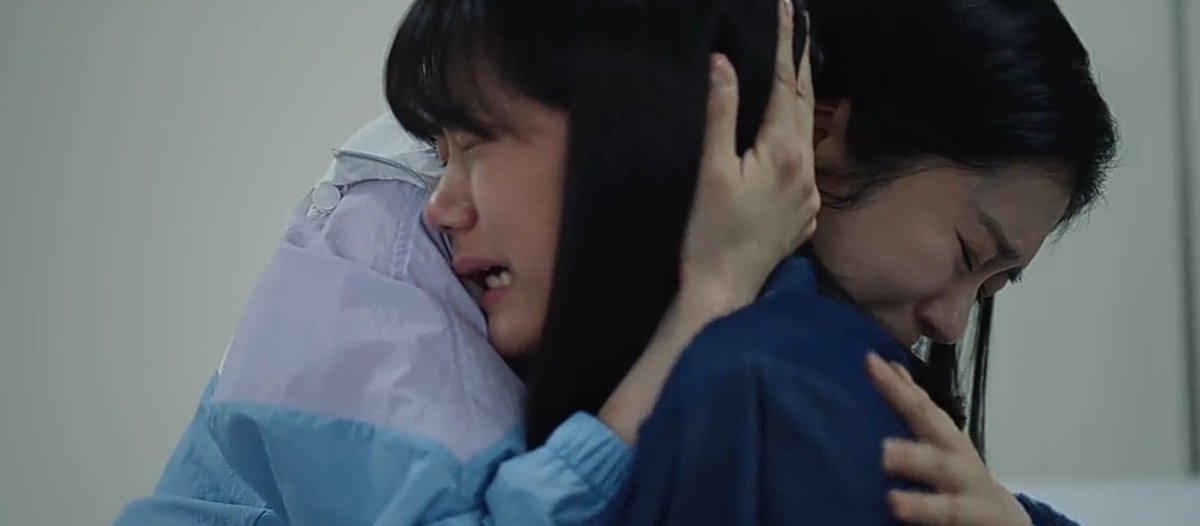 pathogil's tweet photo. they should receive all the accolades possible for making me cry 11 episodes straight (and counting)
#GoodPartner #GoodPartnerEp11 https://t.co/4i2xW0mTNe