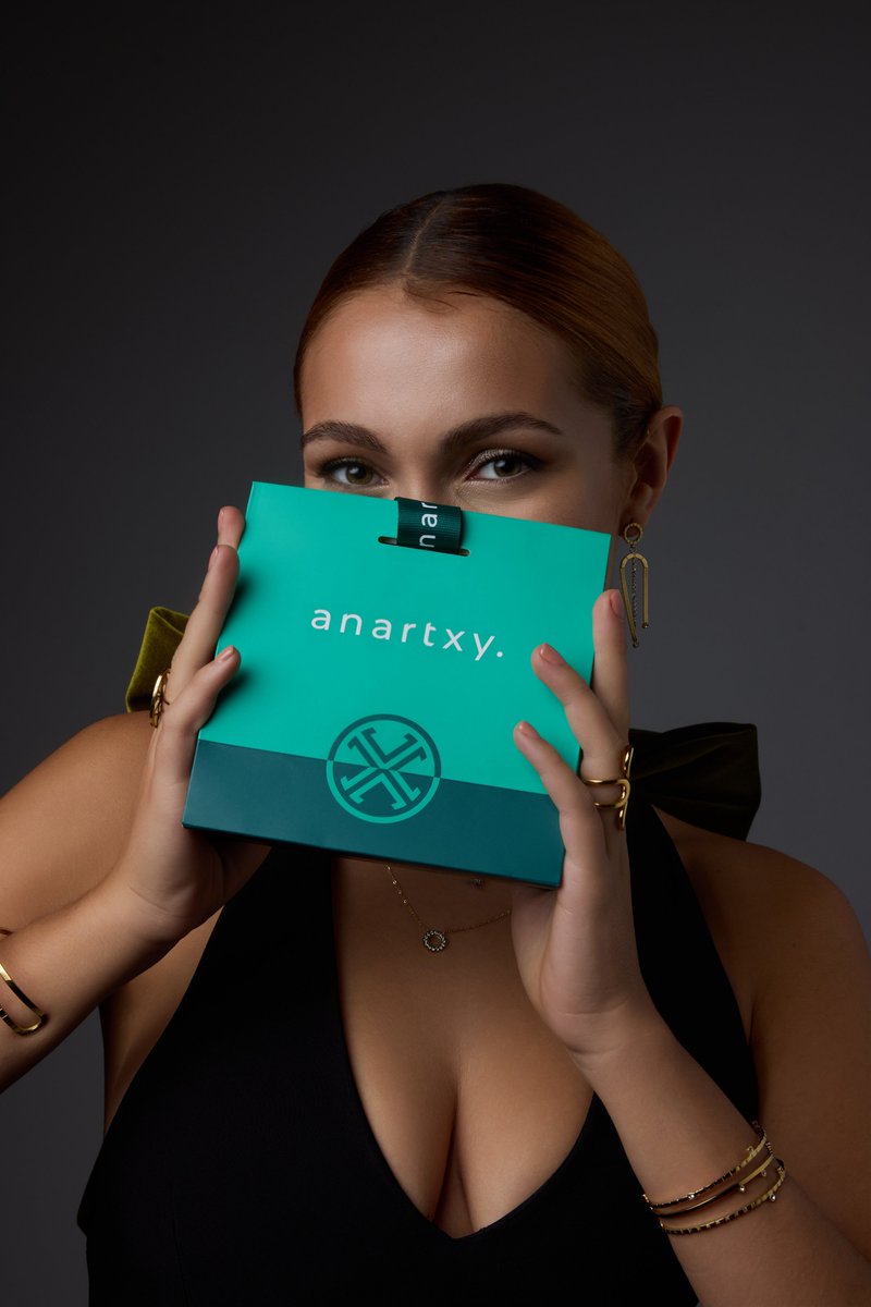 Graphite: Una colección que te sorprenderá con cada detalle. Innovación, formas inusuales y detalles, en lo nuevo de Anartxy #Joyas #regalosdenavidad #Anartxy 🎅🏼⭐🎁

anartxy.com/blogs/blog/gra…