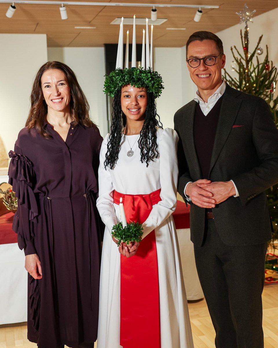 Kiitos Suomen Lucia Daniela Owusu 
ja kulkue siitä hienosta työstä, jota teette tuodaksenne valon ja välittämisen sanomaa.

Olemme Suzannen kanssa pahoillamme siitä, että Daniela on joutunut kohtaamaan rasismia. Se on järkyttävää ja yksiselitteisen väärin.

Rasismin
