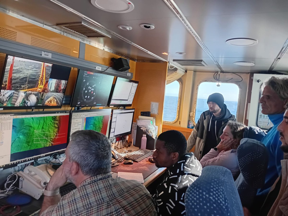 First educational voyage in the Marine Geosciences Dept. since the Lebanon ceasefire! After a successful night collecting geophysical data from the Dor Disturbance off Israel’s coast, we achieved significant results that will contribute to ongoing research and future projects.