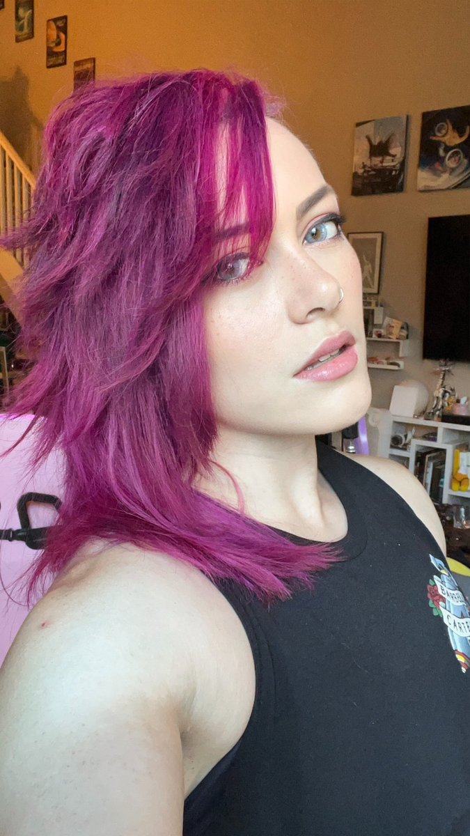 People thought I was gonna be less attractive after cutting my hair but I have only gotten hotter

Before/after