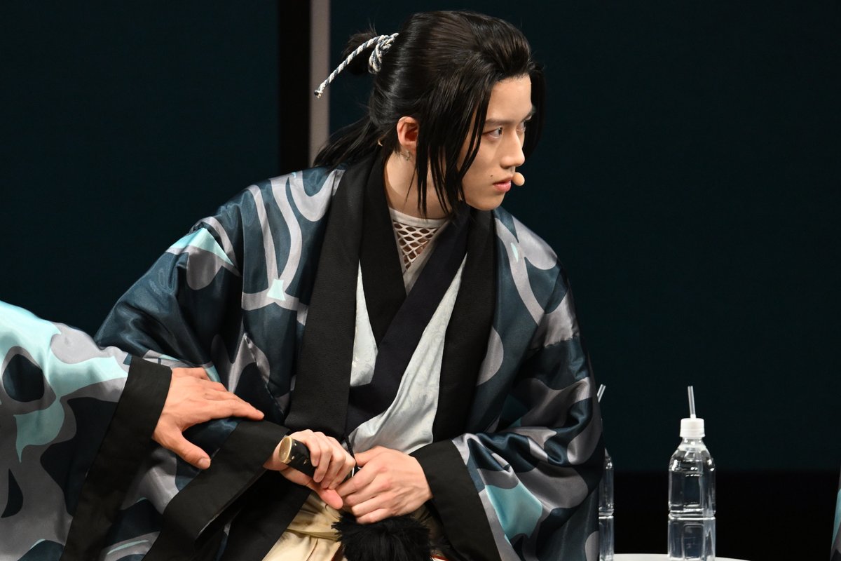 akakage_tvasahi's tweet photo. /／
#君とゆきて咲く 🌸⚔️
ファイナルイベント〜冬の宴〜❄️ˊ˗
開催まであと𝟙日📢
\＼

生配信には今回も特典動画付きです！
イベント中の裏話が聞けるかも...💭

ぜひリアタイで応援してください👀🙌
応援コメントは #君ゆきファイナル で
コメントをお願いします💬✨

👇生配信チケットはこちらから❕
https://t.co/mmaqJaJck9

#君ゆき #キミユキ