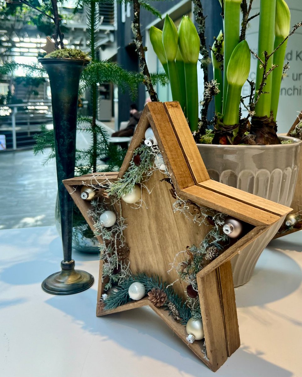 🎉 Ein erfolgreiches Jahr 2024 🎉

Dank des aussergewöhnlichen Einsatzes unseres gesamten Teams gehören wir erneut zu den besten orthopädischen Kliniken in Europa und weltweit! 🌍

Wir wünschen Ihnen und Ihren Familien frohe Festtage und einen guten Rutsch ins neue Jahr. 🎄🥂