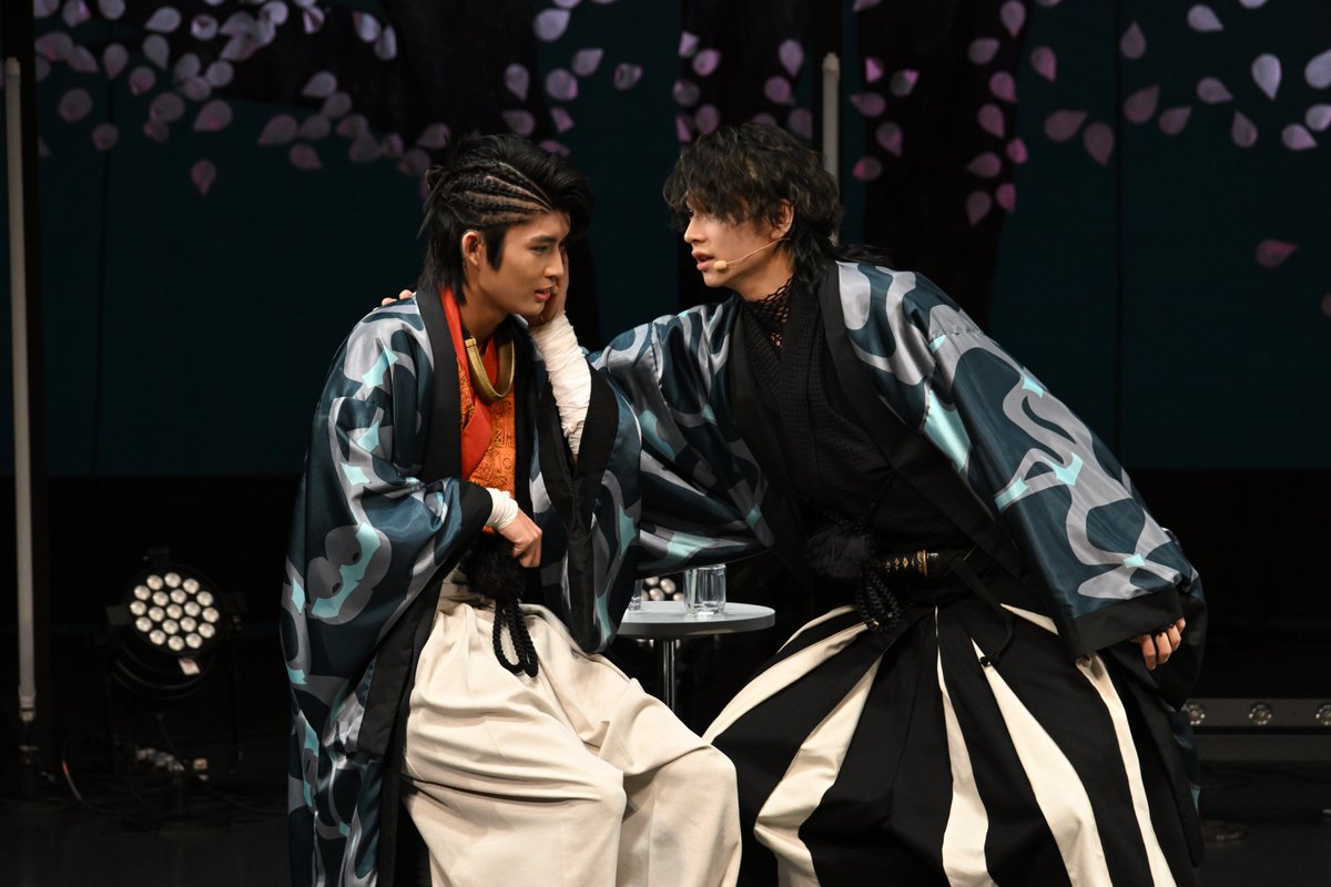 akakage_tvasahi's tweet photo. /／
#君とゆきて咲く 🌸⚔️
ファイナルイベント〜冬の宴〜❄️ˊ˗
開催まであと𝟙日📢
\＼

生配信には今回も特典動画付きです！
イベント中の裏話が聞けるかも...💭

ぜひリアタイで応援してください👀🙌
応援コメントは #君ゆきファイナル で
コメントをお願いします💬✨

👇生配信チケットはこちらから❕
https://t.co/mmaqJaJck9

#君ゆき #キミユキ