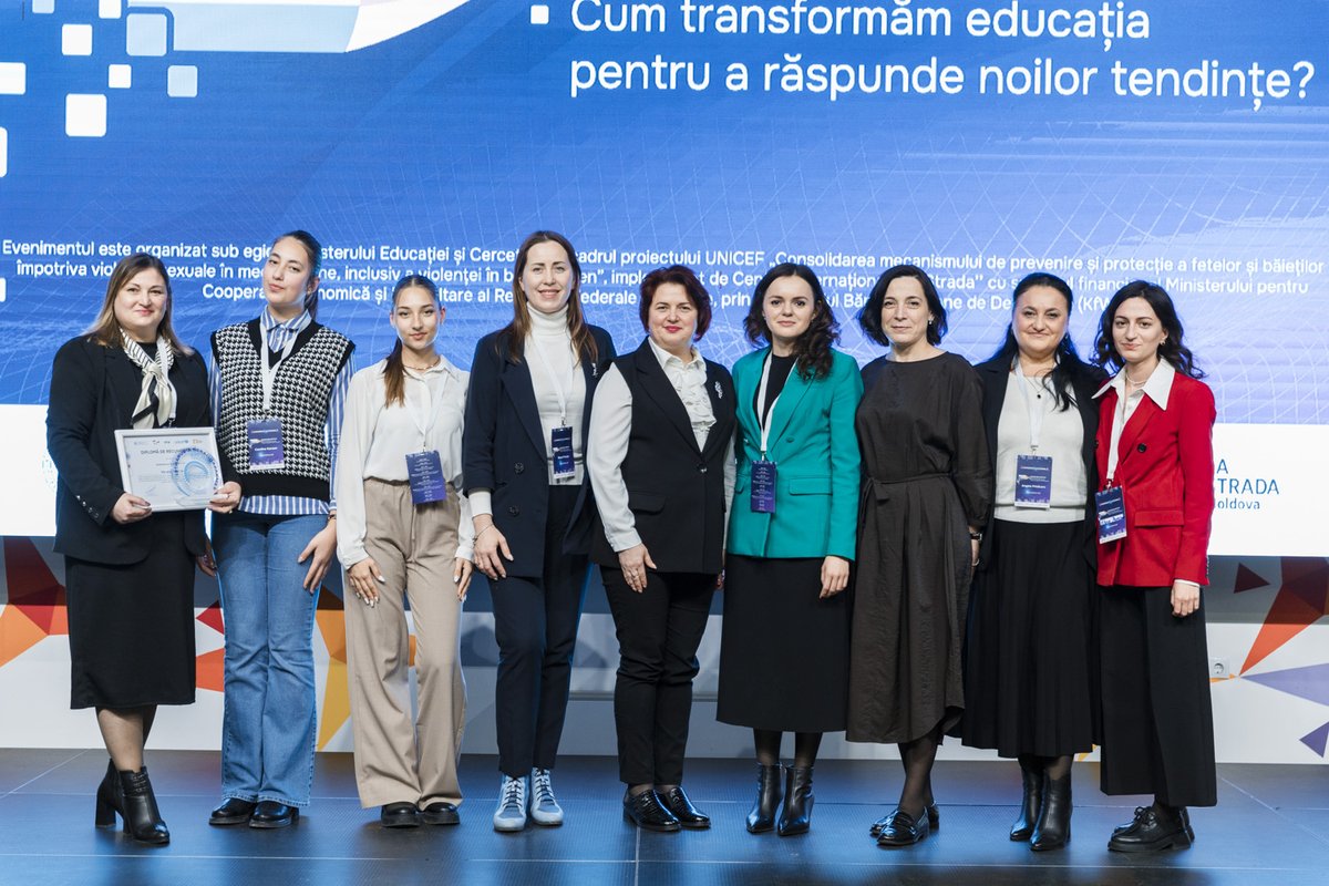 UNICEFMoldova's tweet image. 🌐Every child deserves to feel #safeonline. At the National Children's Online Safety Conference, supported by @BMZ_Bund &amp;amp; @KfW_FZ_int, 3 schools were named Online Safety Models &amp;amp; 10 teachers - Ambassadors in this field. Together, we create a safe #digitalenvironment for kids.