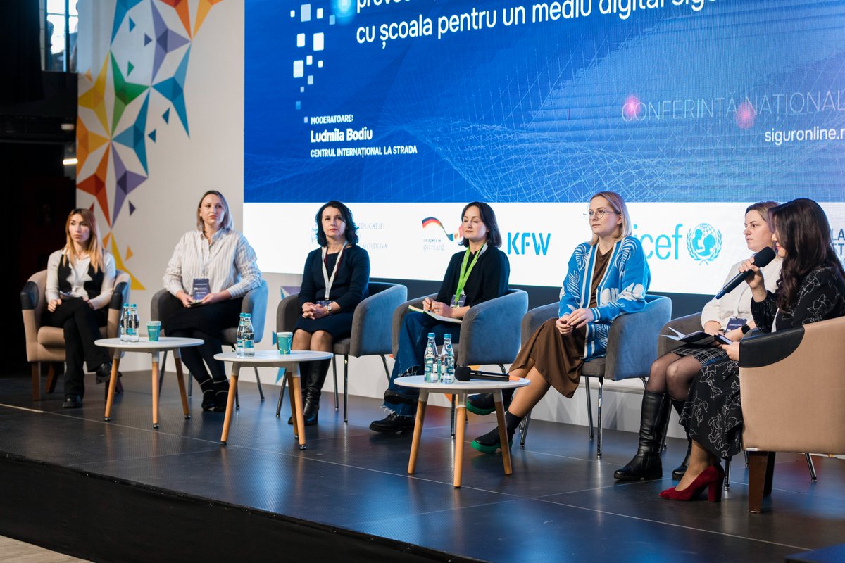 UNICEFMoldova's tweet image. 🌐Every child deserves to feel #safeonline. At the National Children's Online Safety Conference, supported by @BMZ_Bund &amp;amp; @KfW_FZ_int, 3 schools were named Online Safety Models &amp;amp; 10 teachers - Ambassadors in this field. Together, we create a safe #digitalenvironment for kids.