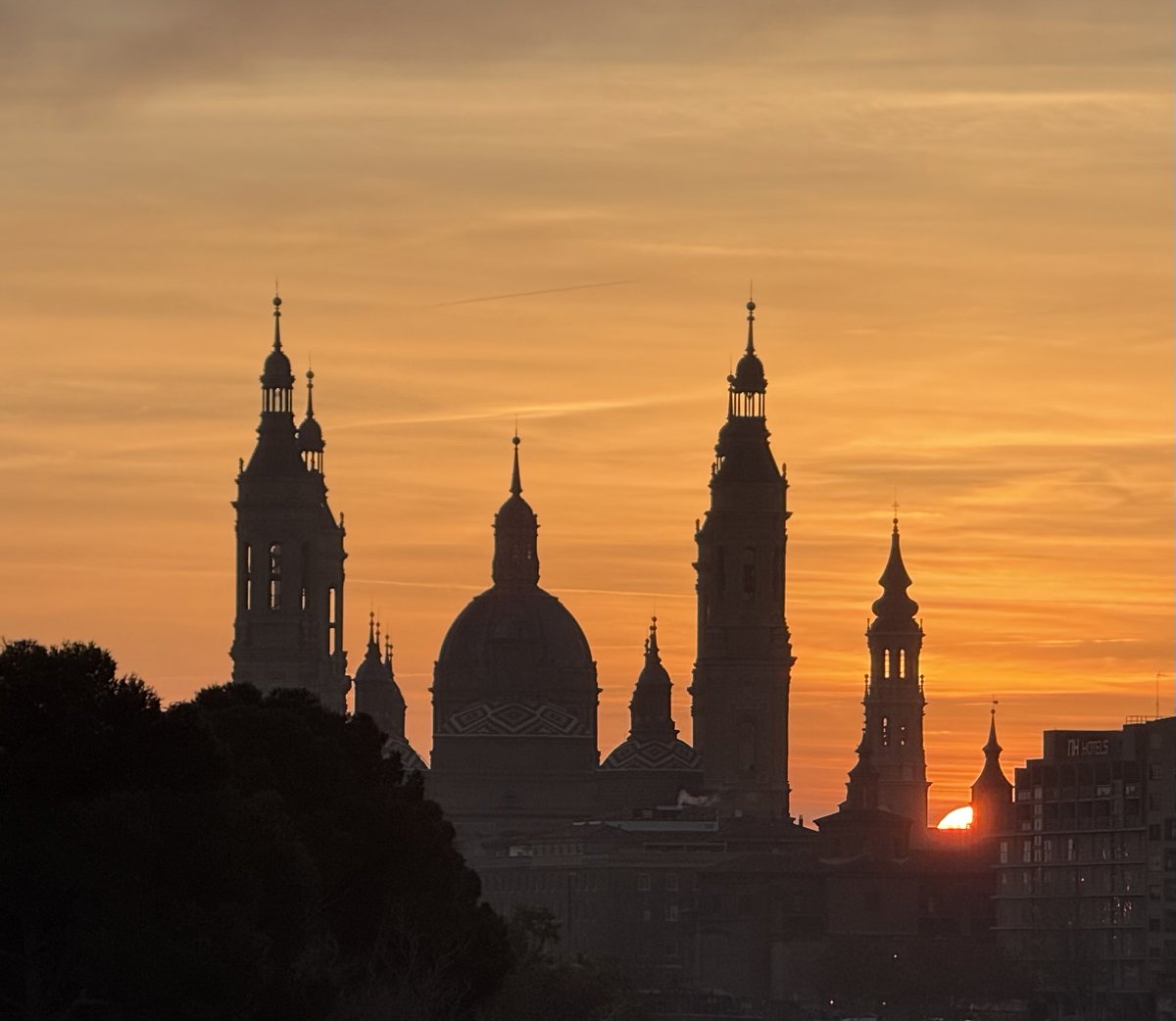 Amanece en Zaragoza