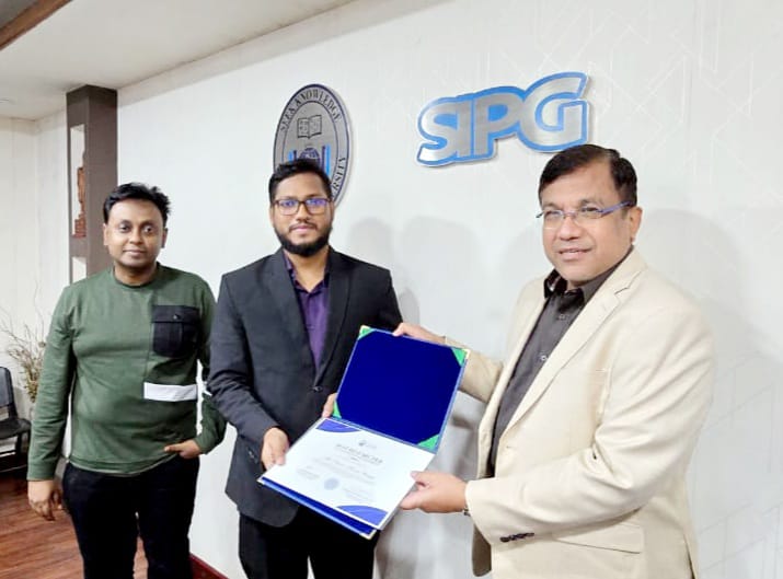 SIPG_NSU's tweet photo. Congratulations! to Md. Parvez Hasan Yousuf and S M Mashrur Arafin Ayon, Research Associates at SIPG, NSU, for being awarded the ‘BEST RESEARCHER’ in Case Study Development. https://t.co/jKL95dbSWM