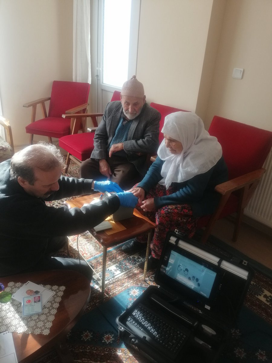 Yılın son günlerinde sevgili büyüklerimizin evine misafir olup kimlik başvurularını aldık💐<a href="/KaragulVural/">Vural Karagül</a> <a href="/BoranBasgul/">Semanur Boran Başgül</a> <a href="/tirenufus/">@tirenufus</a> #HayatınızınHerAnında