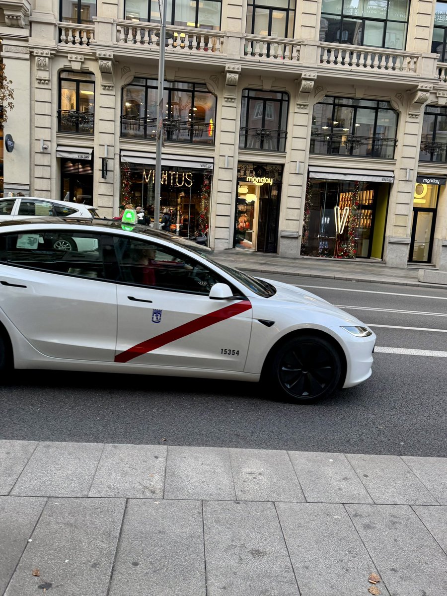 Tesla Model 3 and Model Y as public Taxis is Madrid (and in many parts of Spain) 
🇪🇸 
Nice 👌🏾 
<a href="/Tesla/">Tesla</a>