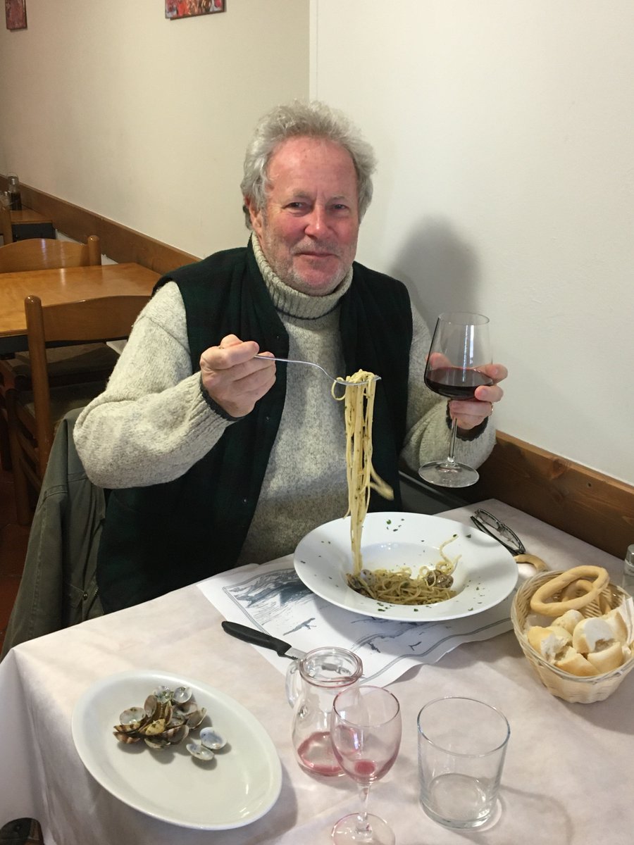 Snapshots from #Venice to celebrate #Xmas <a href="/CHARLIEWINES/">CHARLIE ARTURAOLA</a> <a href="/pietrosd/">🍾🍷PIETROVINI🍷🍾</a>  with a sunny blue sky, delicious #ribollagialla by specogna.it perfect with #handmade tortellini in brodo, then tour round the #VeniceLagoon to #pelestrina for #spaghettiallavongole and #venissa #wine