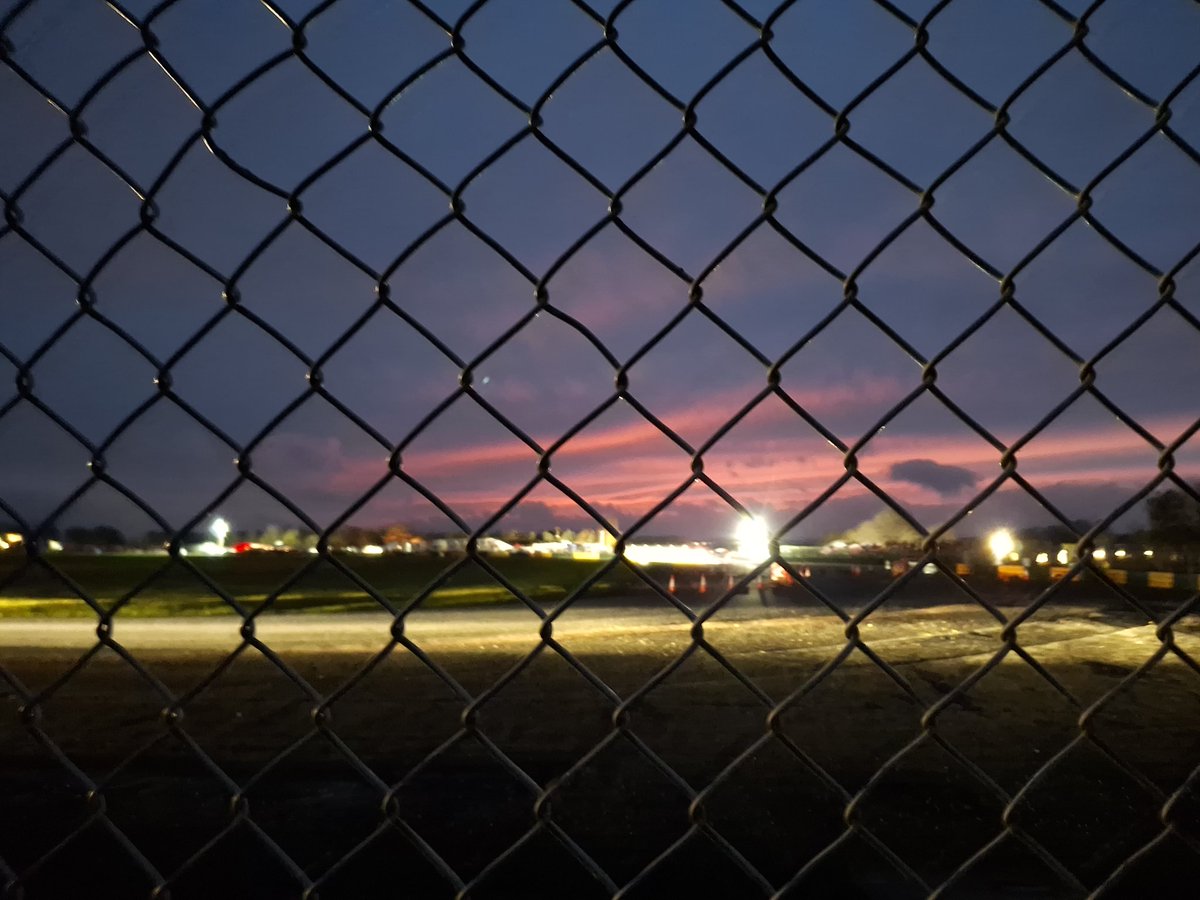 Clariss96192813's tweet image. Night sky through a fence #sky #racing #croftcircuit