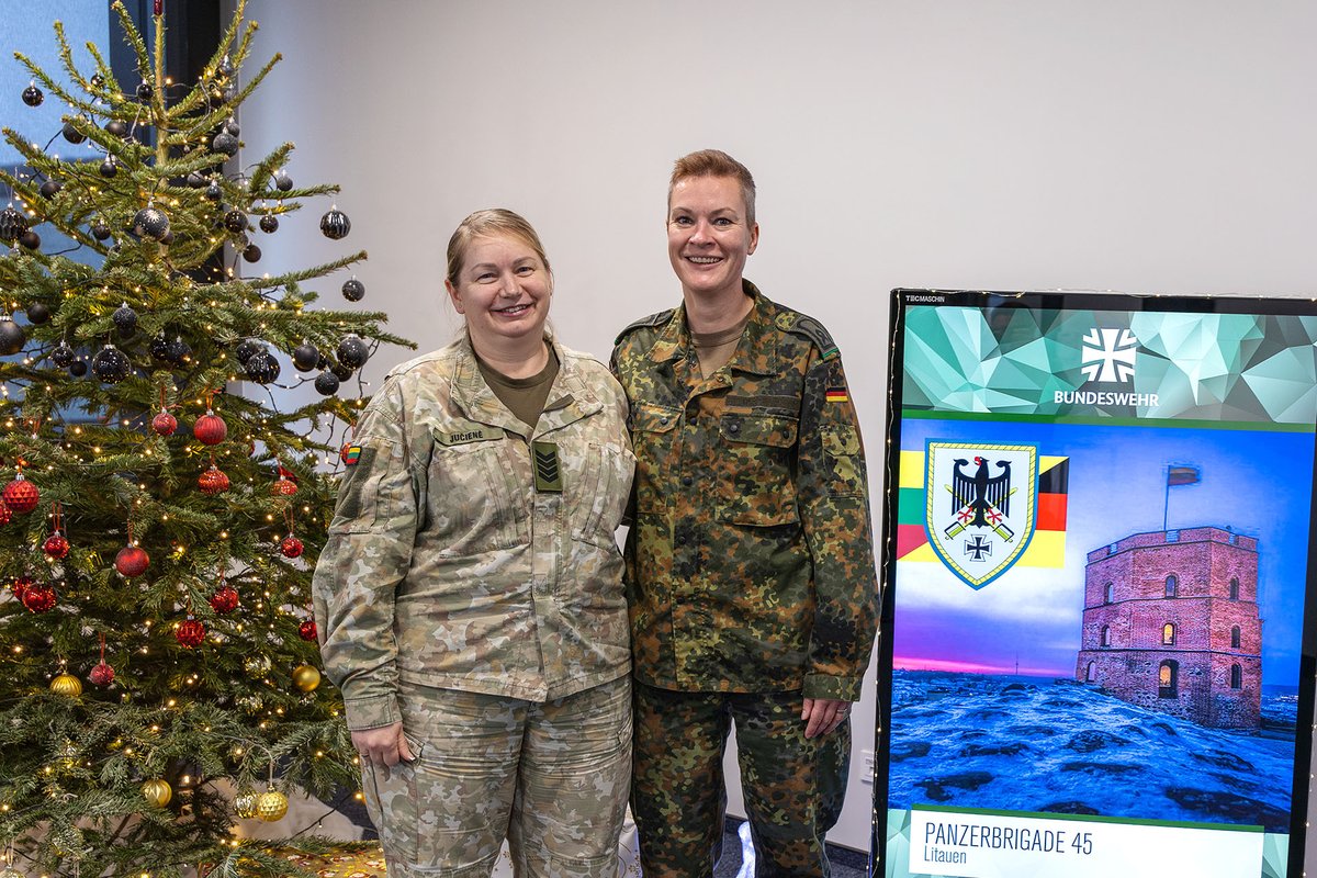 Ein erfolgreiches Jahr geht zu Ende. Die Soldatinnen &amp; Soldaten der #Panzerbrigade45 #Heer danken ihren 🇱🇹 Freunden für die herzliche Aufnahme und die starke Partnerschaft. Sie stehen fest an ihrer Seite &amp; wünschen Frohe Weihnachten &amp; ein sicheres neues Jahr! #StrongerTogether