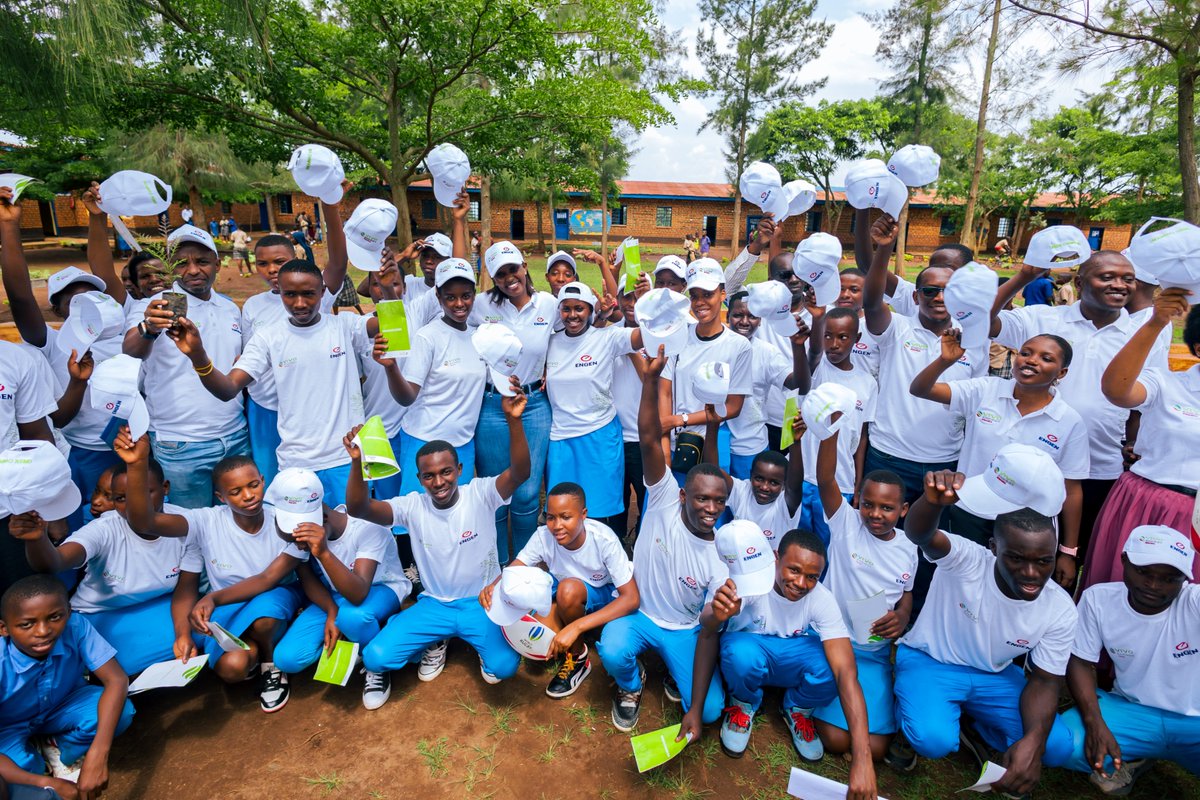 VivoEnergyRw's tweet photo. We joined hands with students to plant trees and inspire environmental stewardship for a sustainable future. This initiative reflects our commitment to protecting the planet while fostering a culture of responsibility and growth.
#WithUsYourNumberOne https://t.co/0TKB00E1Hl