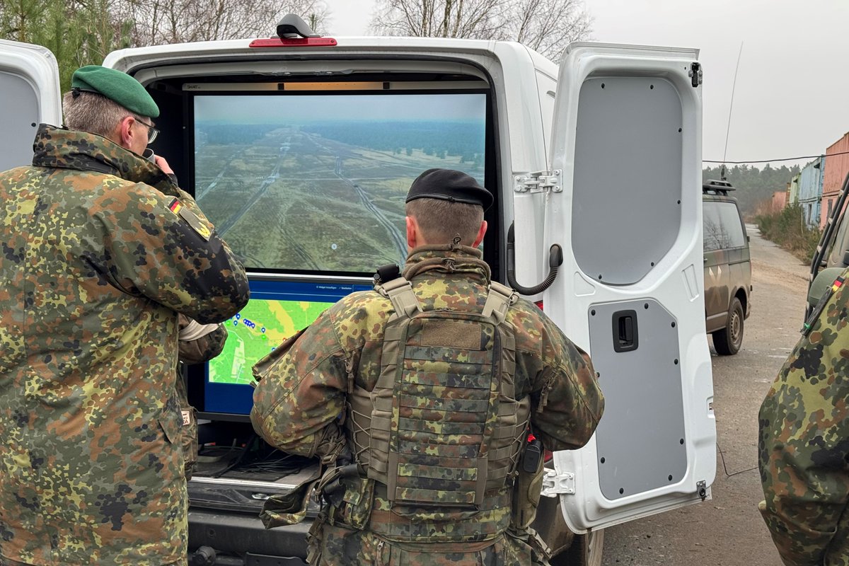 Letzter Durchgang im Schießübungszentrum 2024. Soldatinnen &amp; Soldaten vom Offizierlehrgang der #Panzertruppenschule stellen ihre Fähigkeiten als angehende Zugführer unter Beweis. Mit dem #Panzerbataillon203 #Heer üben sie das Zusammenspiel zwischen verschiedenen Truppengattungen.