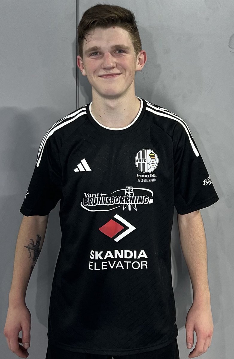 🚨 NYFÖRVÄRV HERR🚨

Vi kan med stor glädje meddela två nyförvärv till herrlaget.

Amadeus Sernekvist från Vara SK &amp; Mile Bulum från JK 10 IF.

Varmt välkomna grabbar!

🟠⚫️🟡