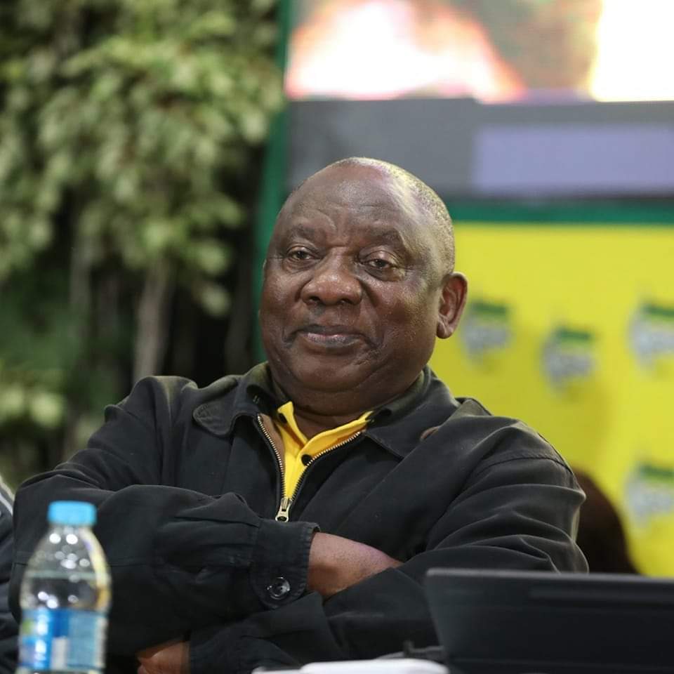 itumeleng_011's tweet image. #guptaGate