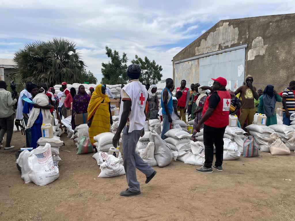 J'ai lancé à Kousseri dans le Logone et Chari en partenariat avec le PAM le projet de distribution des vivres aux populations sinistrées des inondations. Sur une période de 03 mois, 8612 ménages seront touchés, environ 51000 personnes à Goulfey,Makari et Logone Birni.