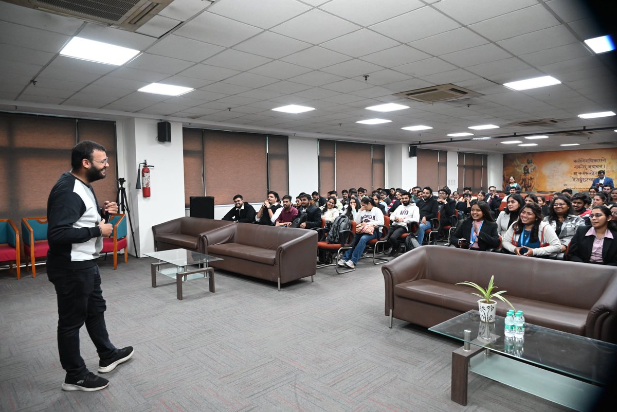 JaipuriaMBA's tweet photo. On Dec 12, 2024, Jaipuria Institute hosted an expert talk with Mr. Chandan M. Tiwari on frameworks like TRL &amp; Design Thinking. Students explored how to turn creative ideas into impactful solutions.

#InnovationDevelopment #DesignThinking #TRL #JaipuriaInstitute https://t.co/9wRd6tV6nN