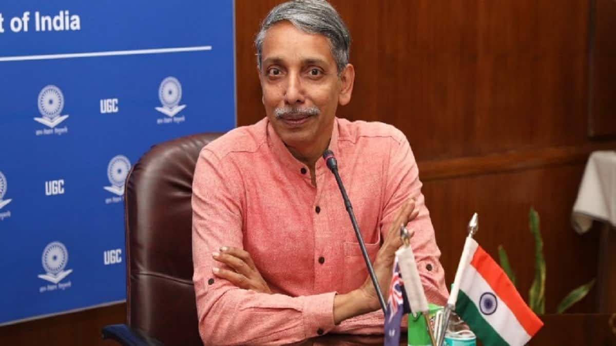 careers360's tweet image. UGC clears path for skill courses, micro-credentials in all HEIs with 50% cap on credit: Jagadesh Kumar

#skillcourses #UGC #creditsystem #university 

Read more at: buff.ly/3ZUWCM1