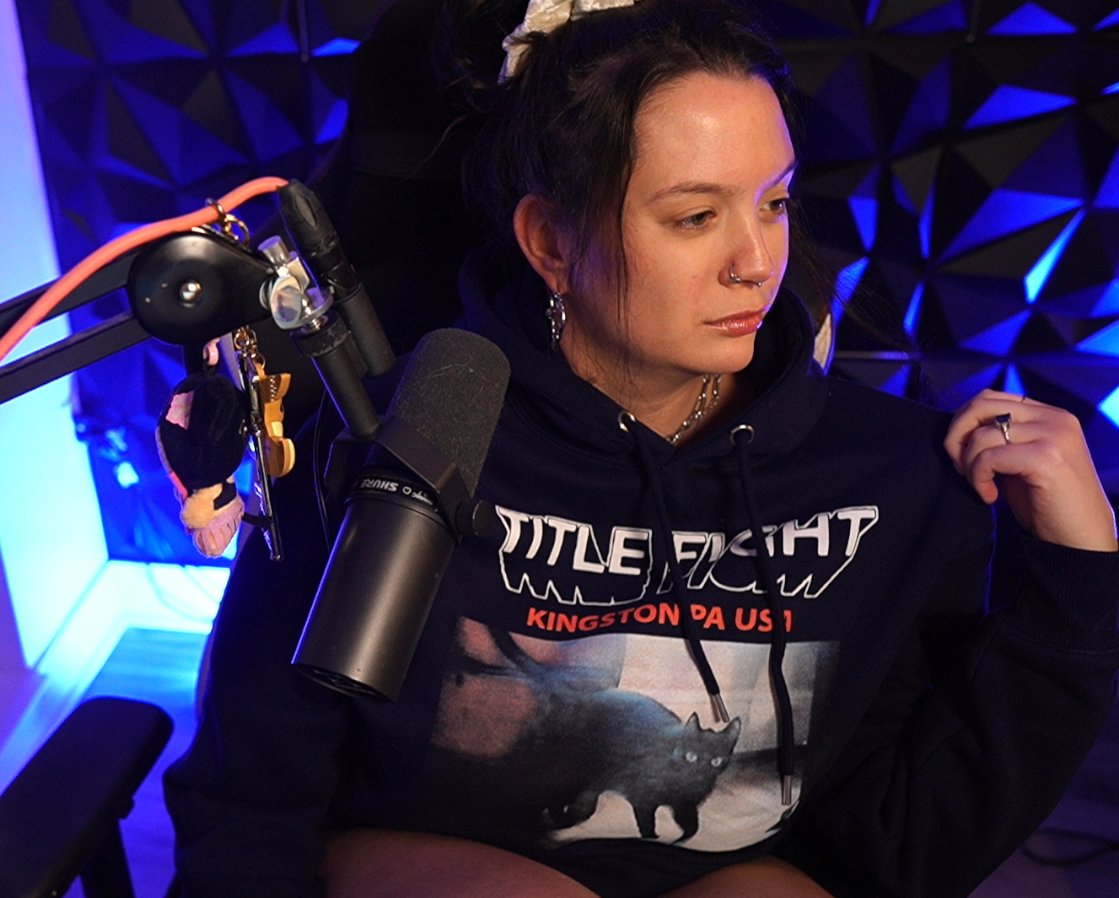 itssummerslays's tweet image. we are LIIIVE
SND in my new fav hoodie hehe🐈‍⬛ 
TWITCH.TV/SUMMERSLAYSGAM…