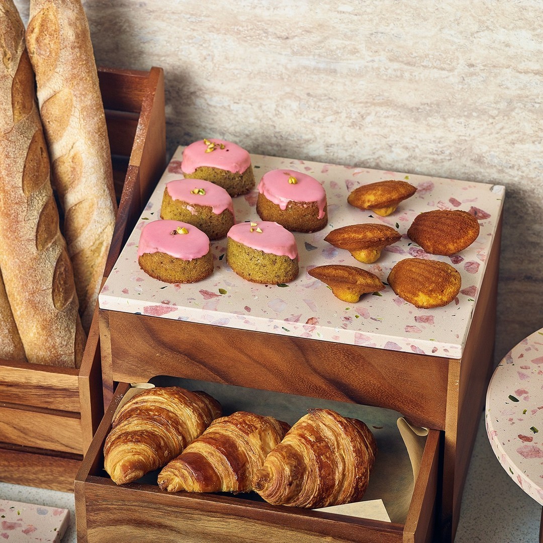 HughJordan1947's tweet image. Perfect for buffets, coffee displays, or tabletop presentation. Each #GenWare platter features unique marble-chip patterns for a truly one-of-a-kind look.

#FoodPresentation #BuffetStyle #HospitalityEssentials