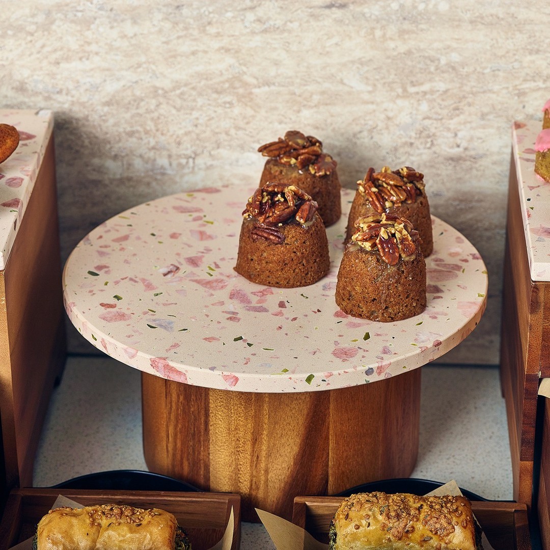 HughJordan1947's tweet image. Perfect for buffets, coffee displays, or tabletop presentation. Each #GenWare platter features unique marble-chip patterns for a truly one-of-a-kind look.

#FoodPresentation #BuffetStyle #HospitalityEssentials