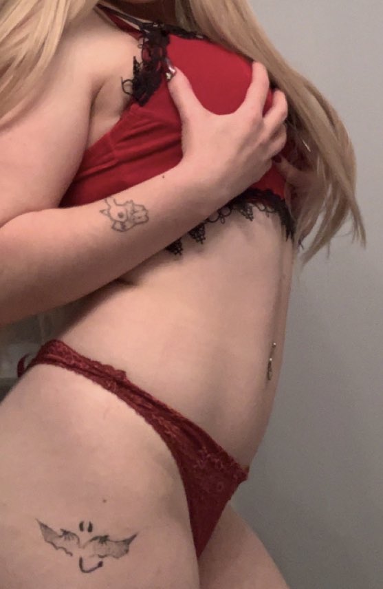 samidog_04's tweet photo. Christmas sets are coming out soon!❄️
A few pics are up now for my purple and pink tiers❤️

https://t.co/MSFchCZlDj

#lingerie #ass #booty #thighs #nblewd #trans #boobs #tits #lewd https://t.co/GdbqWKXimE