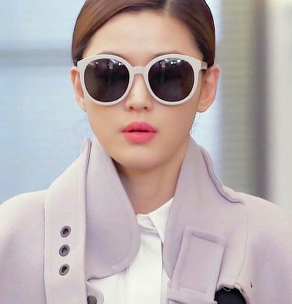 junjihyunonly's tweet photo. 11 years with Cheon Song Yi 🌟 

#전지현 #全智贤 #junjihyun #giannajun #별에서온그대 #mylovefromthestar https://t.co/avtEUd8VLk