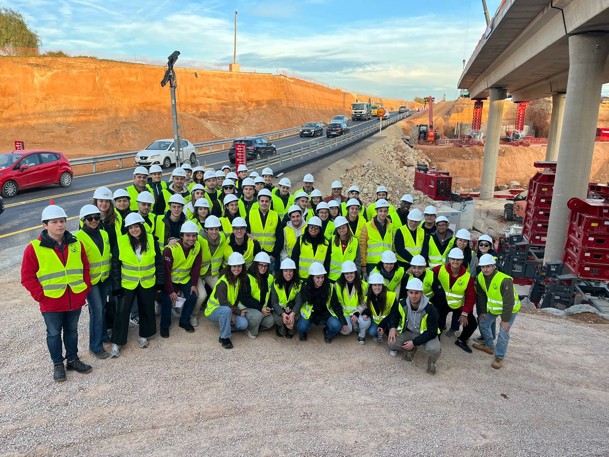 CaminosUPV's tweet photo. 🔵👷♂️ Os dejamos estas fotos de la visita de nuestros estudiantes del #MUICCP a las obras de reparación del puente de la CV36 sobre el barranco del Poyo, afectado por la DANA. Gracias a la Conselleria de Transportes, a la Cátedra CHM y a @intercontrol_es https://t.co/Ke6BwEREuF