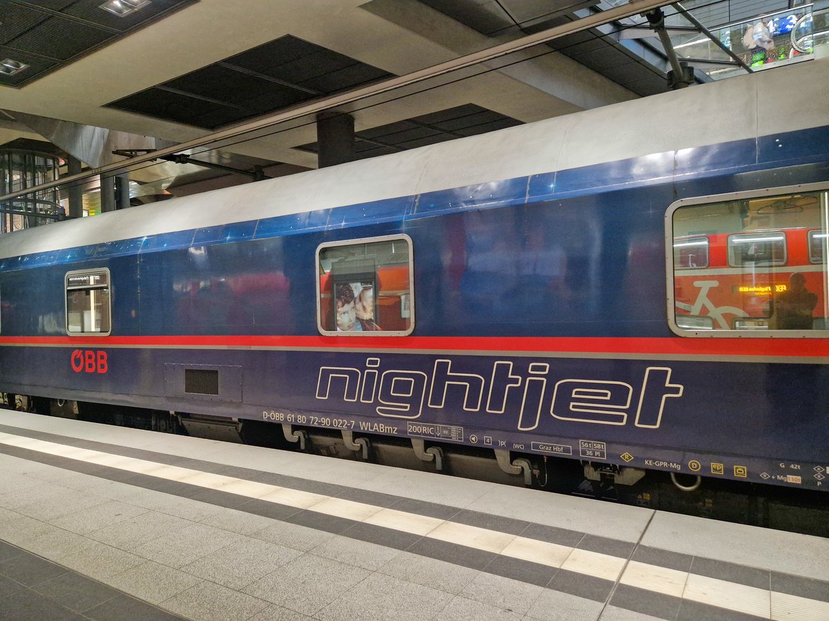 TimMcKenna01's tweet image. Another seamless sleeper train journey. Incredible that I've got from Tbilisi to Berlin with everything running on time! Now waiting for my connection to Amsterdam, then the Hook of Holland ferry, and home tomorrow lunchtime. Berlin Central station is pretty impressive.