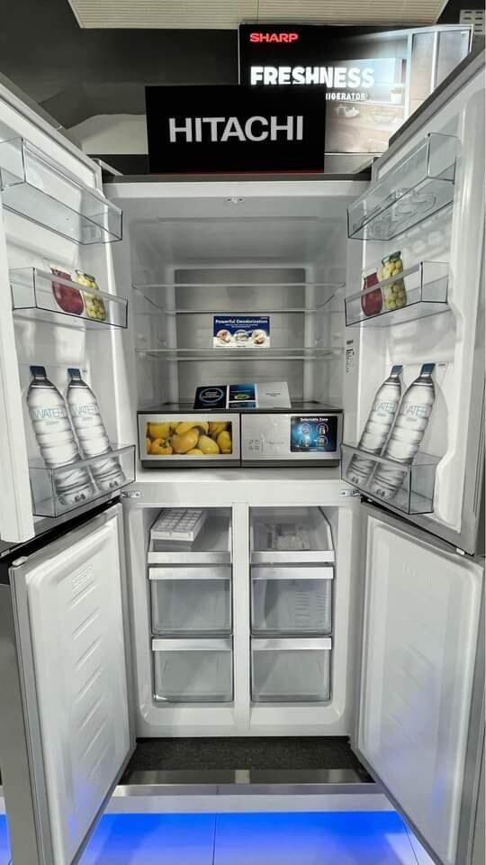 zharki2018's tweet photo. Kulkas 4 pintu (French Door) Yg Designnya Mirip (Pakai Atau Kemungkinan OEM Homa Buatan China)

1. Hitachi HR4N7522DSXID https://t.co/rfV9njBRmj