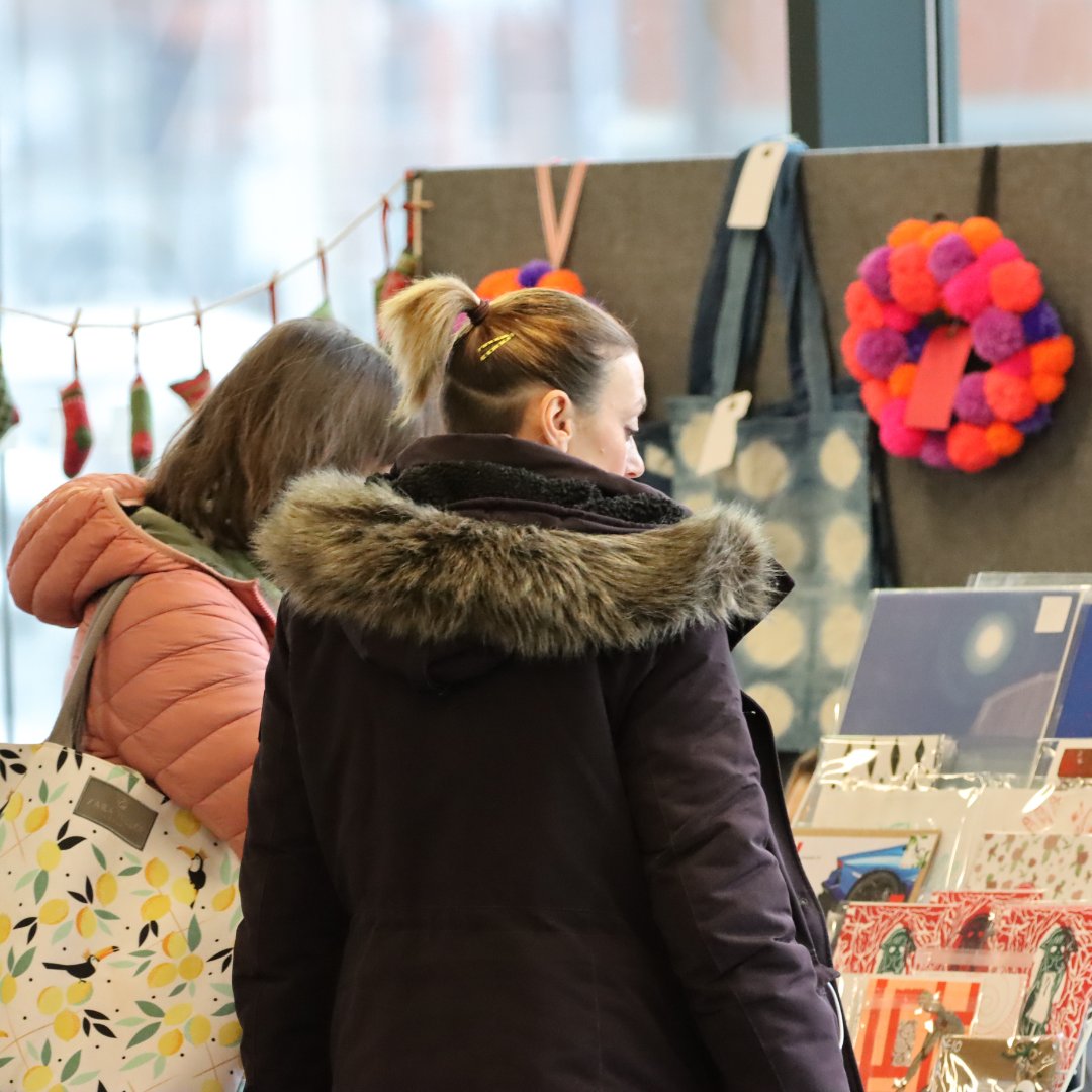 UniofSuffolk's tweet photo. 🎁 Last week, we hosted our second annual Enterprise Festive Fair!
The event was a success, featuring unique products from our student entrepreneurs, festive treats, and live music.
Thanks to all who supported us and to @Fleximize for sponsoring! 🙌
#HelloSuffolk #UniOfSuffolk https://t.co/Amv1YbaE1f
