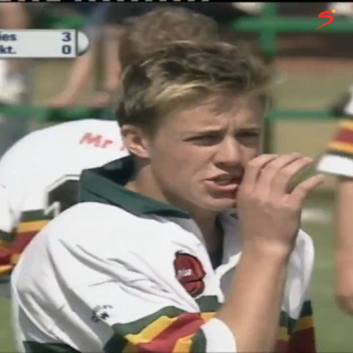 A throwback footage of AB De Villiers representing Affies in 2002.
https://t.co/8vlRln4ut8