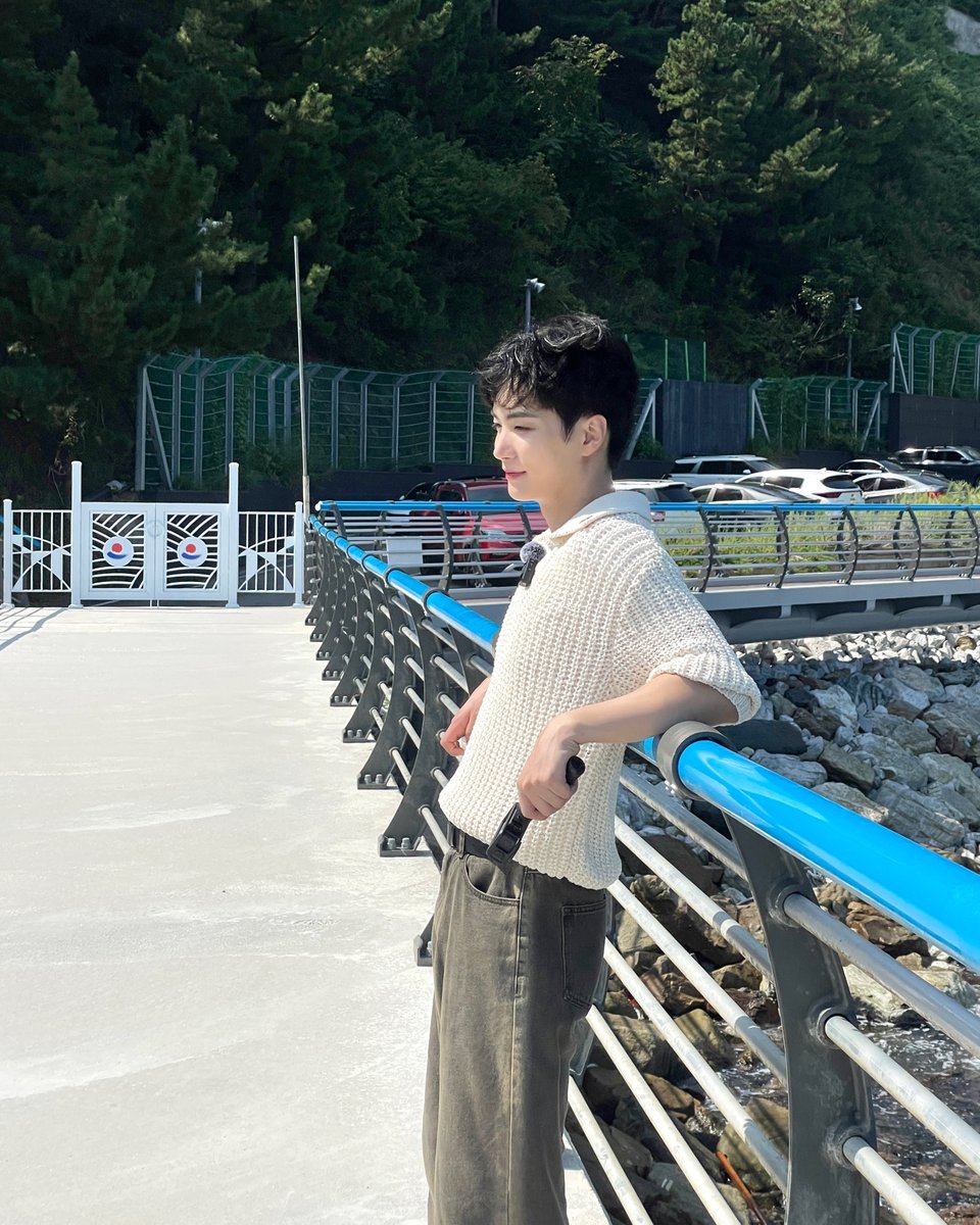 [#PHOTO]
“에몽아 종현이 보고 싶어💙”
“&amp;U를 위해 미남 김종현을 준비해 봤어요💛”

존재가 선물인 종현이 등장🎁

#힐링웨이브
#KimJonghyeon #김종현