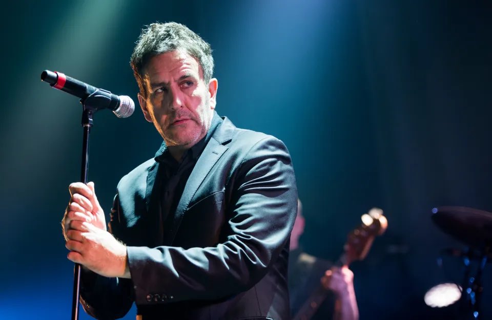 Remembering the late great Terry hall 
What a fantastic front man 
One of the best ever