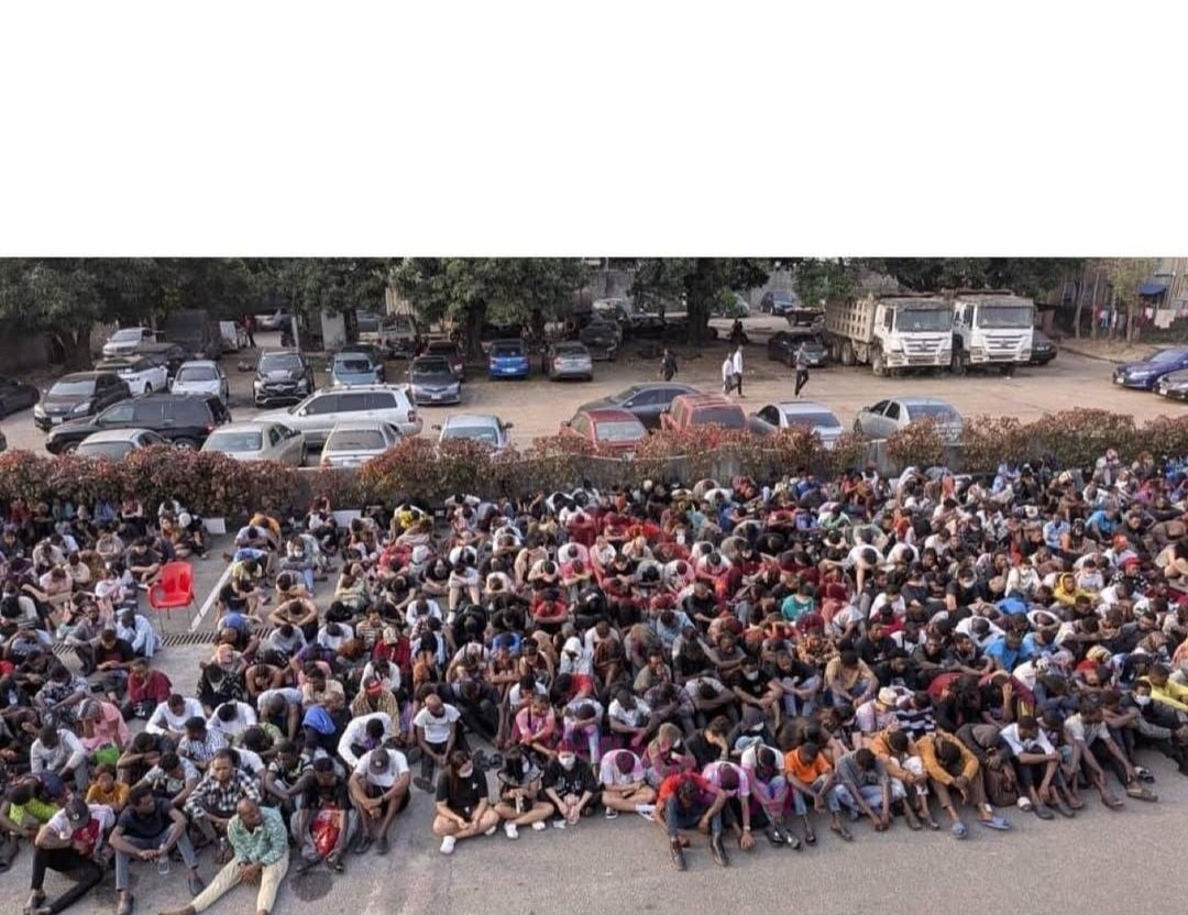 isanhans's tweet photo. All the 792 fraudsters arrested by efcc in lagos are foreigners &amp; their civilised accomplices,  not one uncivilised,  uneducated ABOKI.
IAM ONE PROUD ABOKI https://t.co/QFgcEhoGj6