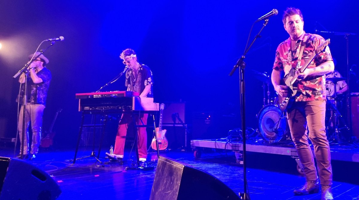 [live report] <a href="/thecinellibrot1/">thecinellibrothers</a> +<a href="/Eddie_9V/">Eddie 9V</a>, Le Silex, Auxerre 
La salle de spectacle accueillait 2 des formations les plus excitantes du moment, The Cinelli Brothers et Eddie 9V, un double ticket qui avait déjà sillonné les routes de France fin 2023. 
🔗 soulbag.fr/the-cinelli-br…